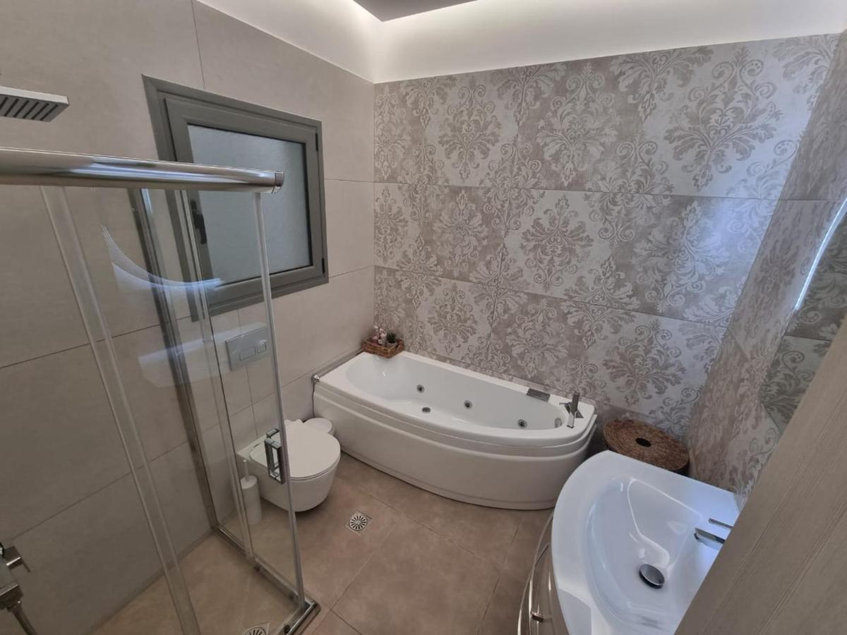 Agora Luxury Apartment 1 Loutráki Exterior photo